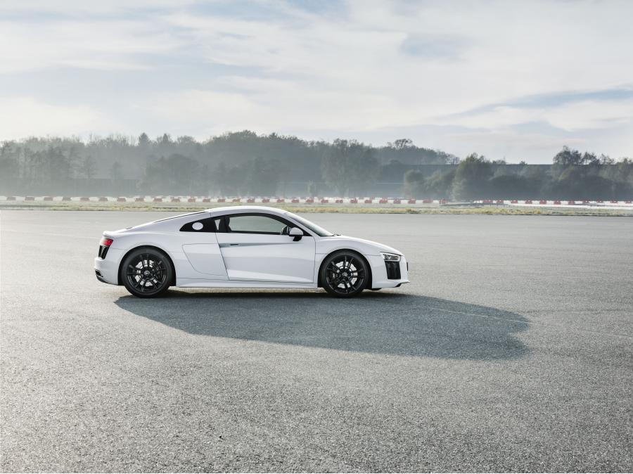  Audi R8 V10 RWS 2017 года  (WW) (фото 9 из 81)